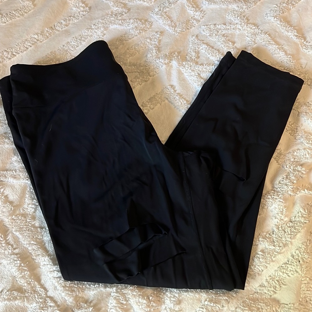 Zyia Luxe Slash Legging - Black